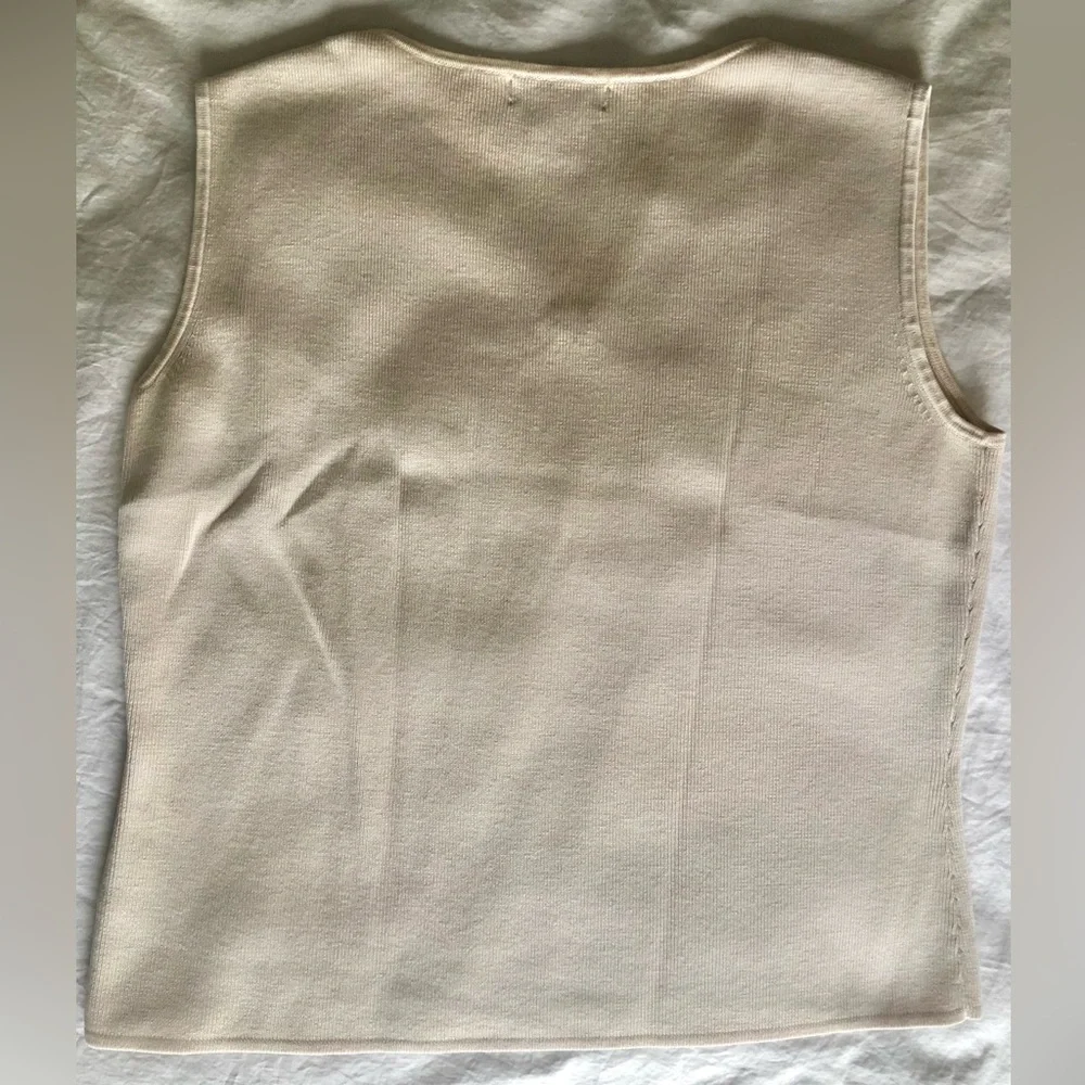 NEW DESIGNERS ORIGINALS CREAM SLEEVELESS NOTCHED NECK SWEATER MEDIUM - Picture 5 of 6